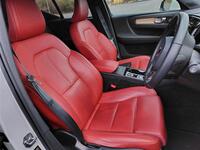 ボルボ XC40 T4 AWD インスクリプション_RHD_AWD(AT_2.0)