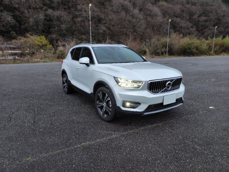 ボルボ XC40 T4 AWD インスクリプション_RHD_AWD(AT_2.0)