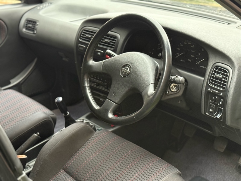 日産 プリメーラ Te(MT_2.0)