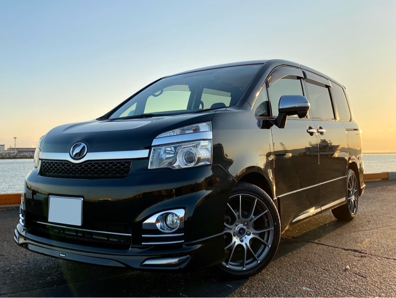 トヨタ ヴォクシー ZS“煌Z” 8人乗り(CVT_2.0)