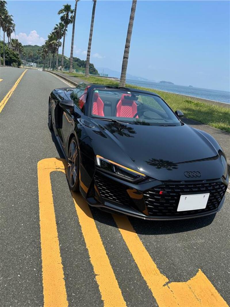 アウディ R8スパイダー R8 スパイダー V10 パフォーマンス 5.2 FSI クワトロ Sトロニック_LHD_4WD(AT_5.2)