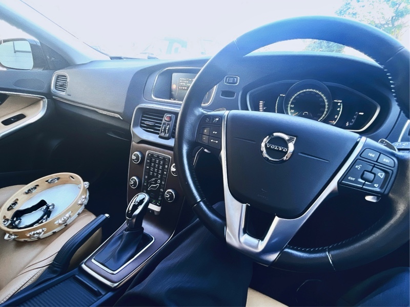 ボルボ V40クロスカントリー