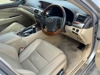 レクサス LS 460“バージョンC・Iパッケージ”_5人乗り(AT_4.6)