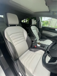 フォルクスワーゲン アルテオン TSI 4モーション エレガンス_RHD_4WD(DSG_2.0)