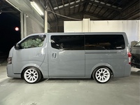 日産 キャラバン バン グランドプレミアムGX ロングボディ 低床_5人乗り_5ドア(AT_2.4_ディーゼル)