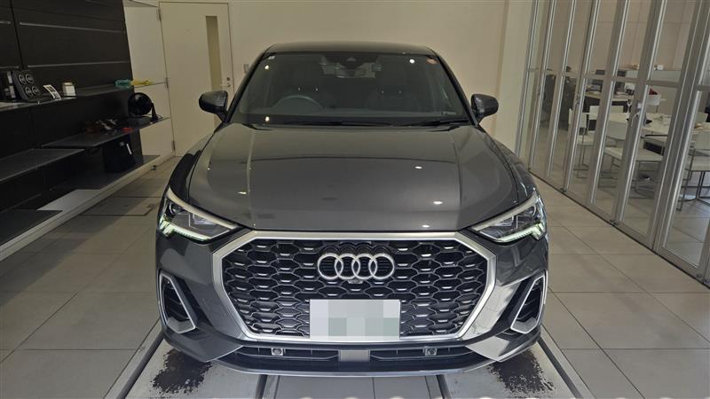 アウディ Q3 スポーツバック Q3 スポーツバック 35 TFSI Sライン_RHD(AT_1.5)
