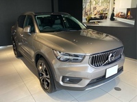 ボルボ XC40 T4 AWD インスクリプション_RHD_AWD(AT_2.0)