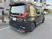 トヨタ ノア ハイブリッド S-Z_7人乗り(CVT_1.8_ハイブリッド)