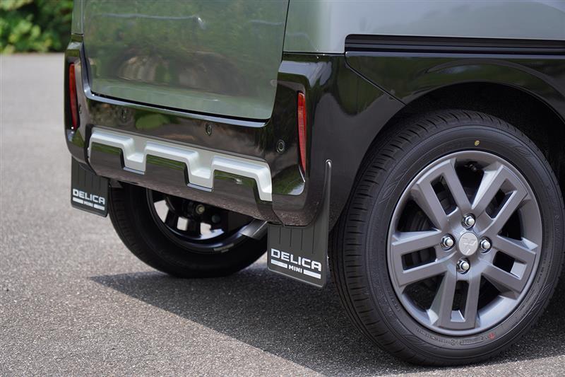 三菱 デリカミニ Tプレミアム リミテッドエディション_4WD(CVT_0.66)
