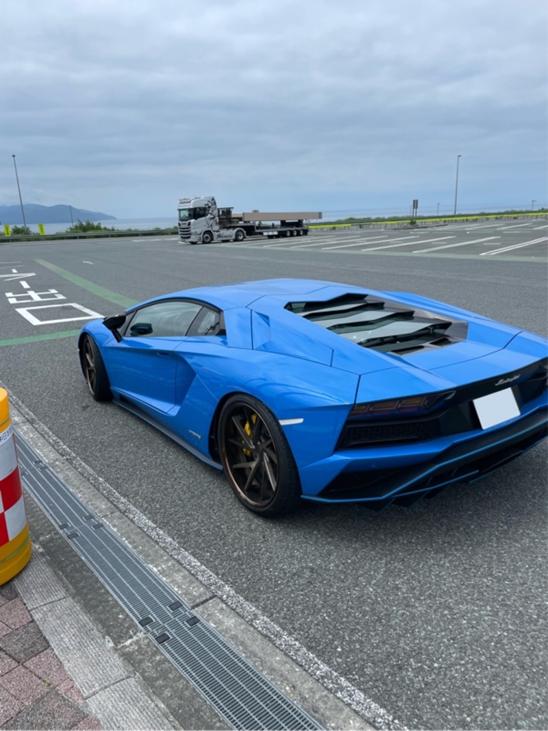 ランボルギーニ アヴェンタドール