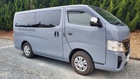 日産 キャラバン バン グランドプレミアムGX ロングボディ 低床_5人乗り_5ドア_4WD(AT_2.4_ディーゼル)