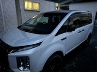 三菱 デリカD:5 シャモニー(電動サイドステップ装着車)_7人乗り_4WD(AT_2.3)