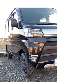 ダイハツ ハイゼットカーゴ デラックス“SA III”・ハイルーフ_4WD(MT_0.66)