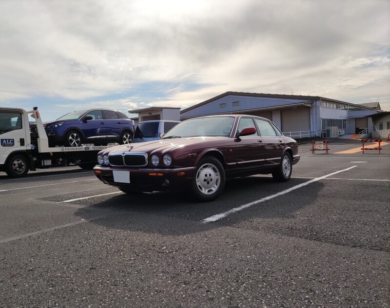 ジャガー XJシリーズ XJ8_3.2_V8_RHD(AT)
