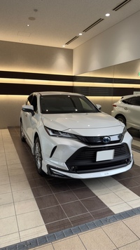 トヨタ ハリアーハイブリッド Z_E-Four(CVT_2.5_ハイブリッド)
