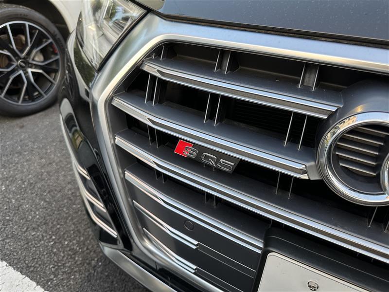 アウディ SQ5 SQ5_RHD_4WD(ティプトロニック_3.0)
