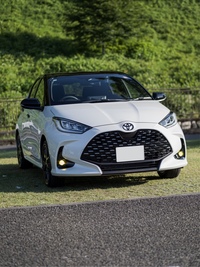 トヨタ ヤリスハイブリッド Z“ウルバーノ”(CVT_1.5_ハイブリッド)
