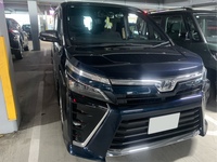 トヨタ ヴォクシー ZS“煌”_8人乗り(CVT_2.0)
