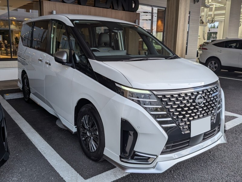 日産 セレナ e-POWER オーテック(1.4)