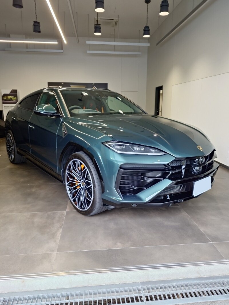 ランボルギーニ ウルス