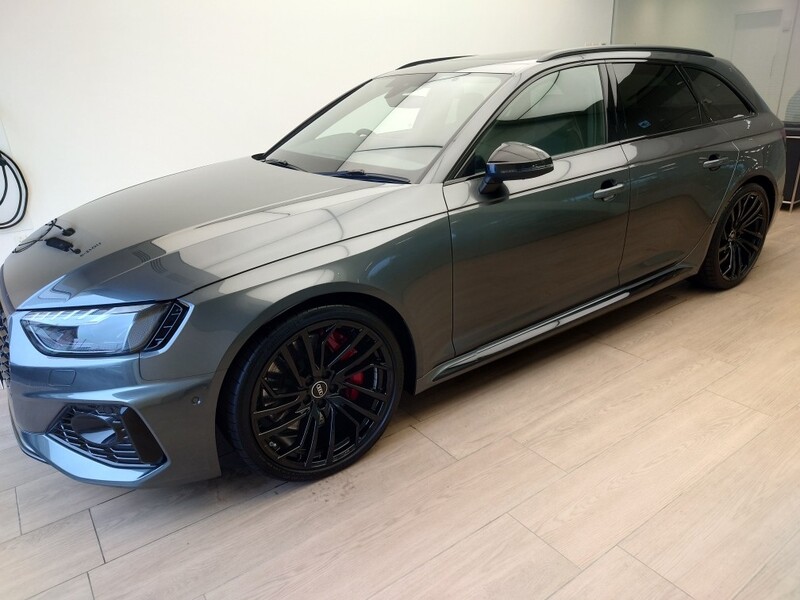 アウディ RS4アバント （ワゴン） RS4 アバント_RHD_4WD(AT_2.9)