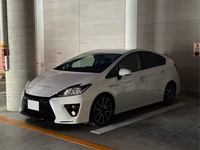 トヨタ プリウス S“ツーリングセレクション・G's”(CVT_1.8)