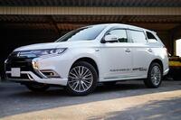 三菱 アウトランダーPHEV G プラスパッケージ_4WD(2.4)