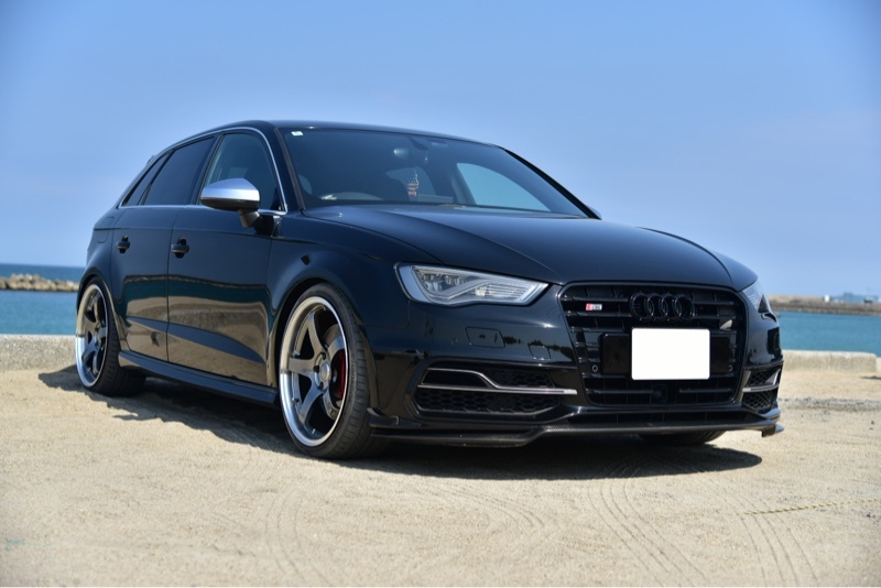 アウディ S3 スポーツバック （ハッチバック） スポーツバック_RHD_4WD(AT_2.0)