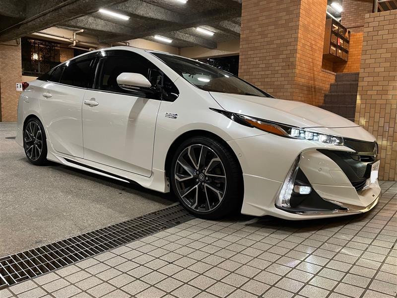 トヨタ プリウスPHV A“ユーティリティプラス”(CVT_1.8)