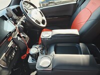 トヨタ ハイエースバン スーパーGL“ダークプライムII”ロング・標準ボディ・標準ルーフ・標準フロア_5人乗り_5ドア(AT_2.8_ディーゼル)