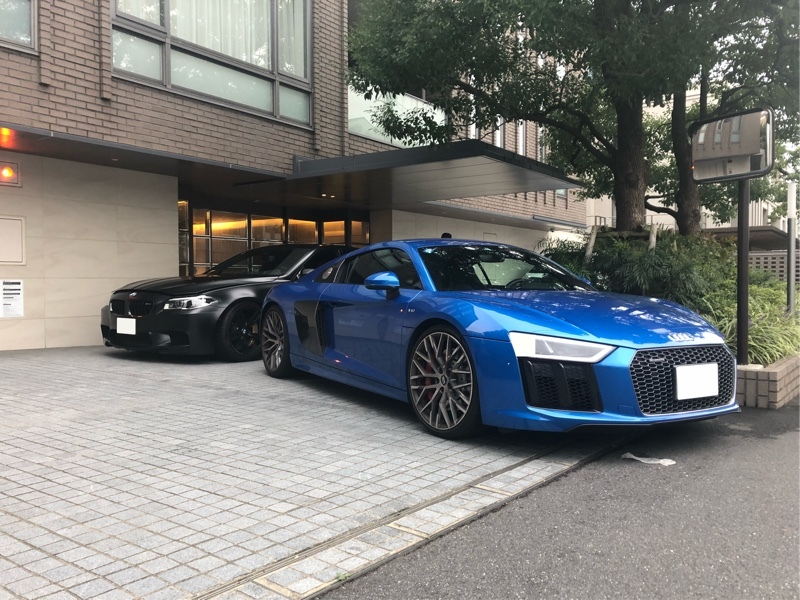 アウディ R8 （クーペ） クーペ V10 5.2 FSI クワトロ_LHD_4WD(AT_5.2)