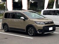 ホンダ フリード e:HEV クロスター_6人乗り(CVT_1.5)