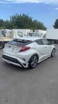 トヨタ C-HRハイブリッド ハイブリッド S(CVT_1.8)