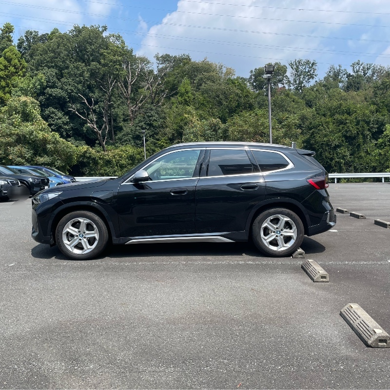 BMW iX1 xドライブ 30 xライン_RHD_4WD