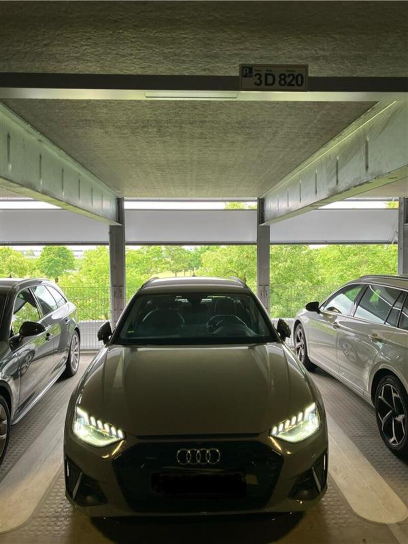 アウディ A4 アバント (ワゴン)