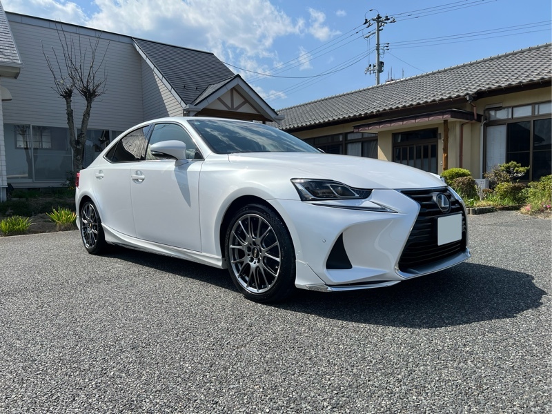 レクサス ISハイブリッド 300h“バージョンL”(CVT_2.5)