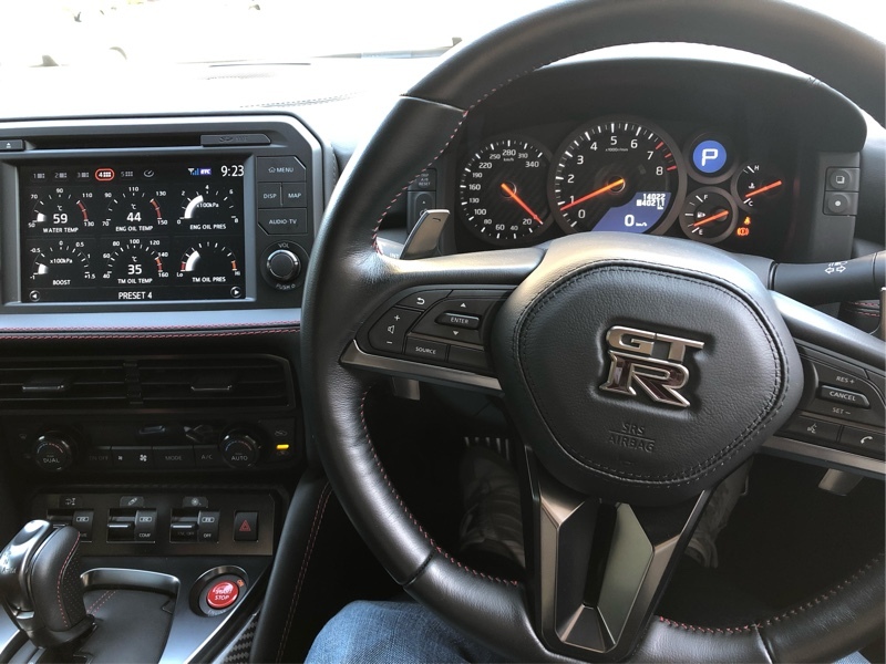 日産 NISSAN GT-R ブラックエディション_4WD(DCT_3.8)