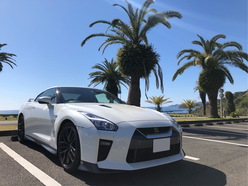日産 NISSAN GT-R ブラックエディション_4WD(DCT_3.8)