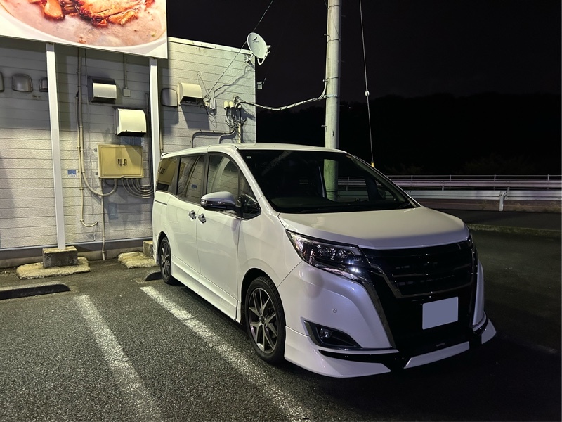 トヨタ エスクァイア Gi“プレミアムパッケージ”_7人乗り_4WD(CVT_2.0)