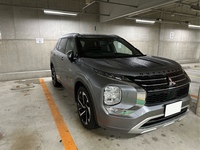 三菱 アウトランダーPHEV P_7人乗り_4WD(2.4)