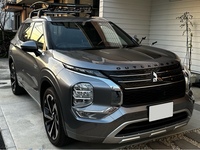 三菱 アウトランダーPHEV P_7人乗り_4WD(2.4)