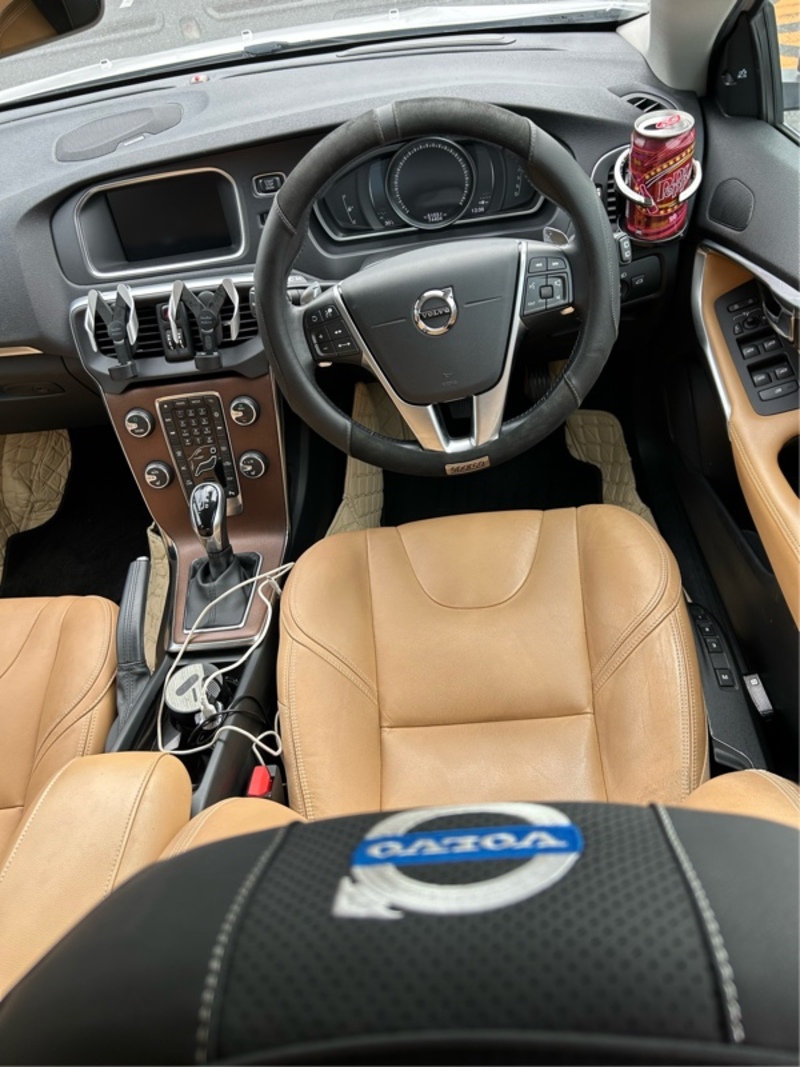 ボルボ V40