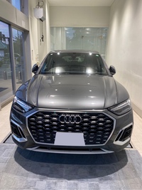 アウディ Q5 スポーツバック Sライン ダイナミックエディション_RHD_4WD(Sトロニック_2.0)