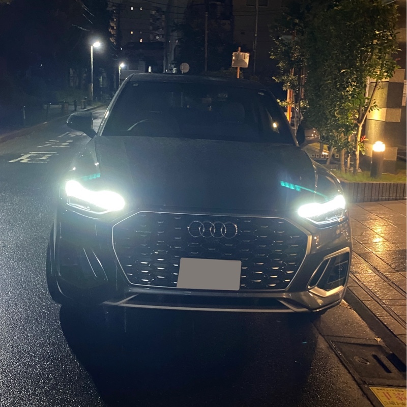 アウディ Q5 スポーツバック Sライン ダイナミックエディション_RHD_4WD(Sトロニック_2.0)