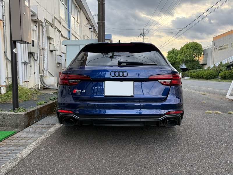 アウディ RS4アバント （ワゴン） RS4 アバント_RHD_4WD(AT_2.9)