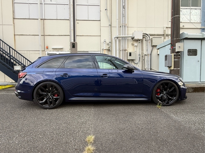 アウディ RS4アバント （ワゴン） RS4 アバント_RHD_4WD(AT_2.9)