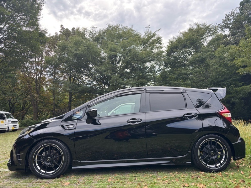 日産 ノート e-POWER eパワー メダリスト ブラックアロー(1.2)