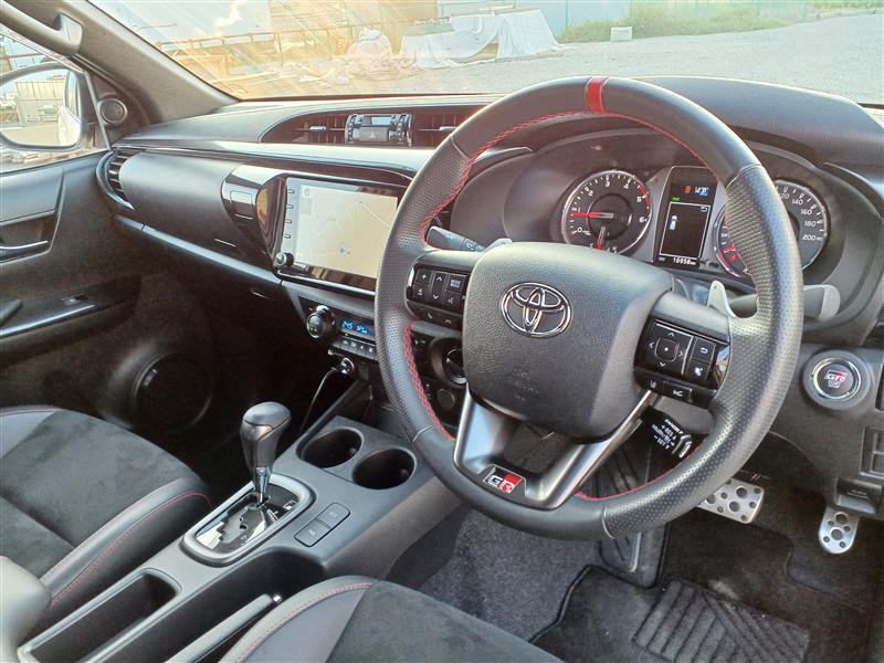 トヨタ ハイラックス Z“GRスポーツ”_4WD(ECT_2.4)