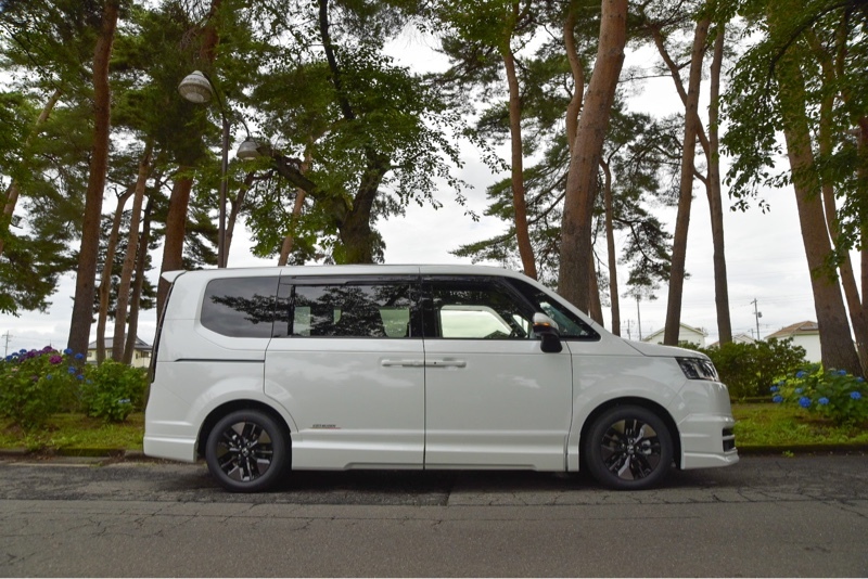 ホンダ ステップワゴン e:HEV エアー_7人乗り(CVT_2.0)