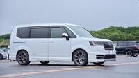 ホンダ ステップワゴン e:HEV エアー_7人乗り(CVT_2.0)